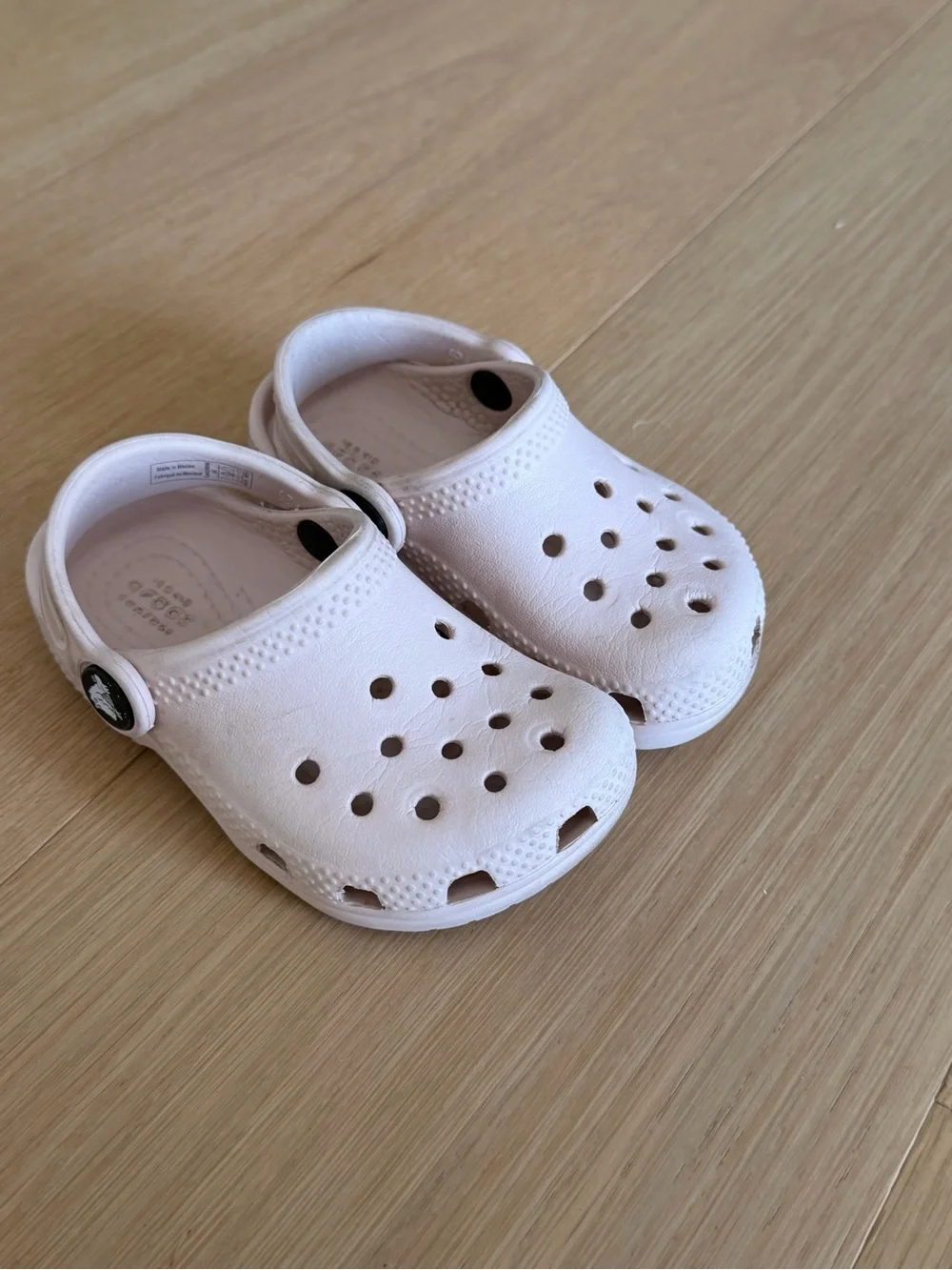 Light pink Crocs Kids Classic Crocs C6